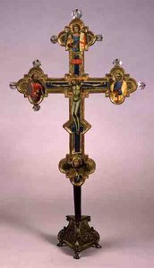 Cruz portátil, decorada com o Cristo Crucificado e Santos (reverso) (tempera, prata e folha de ouro sobre madeira com cristal de rocha) (para anverso ver 126731)